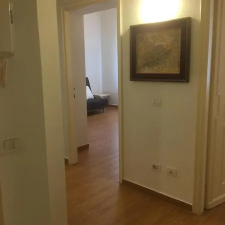 Cherubini 1 Apartment *